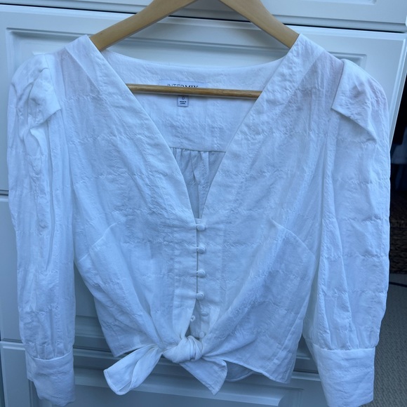 Intermix brand cropped shirt. Size 0 - Picture 1 of 3